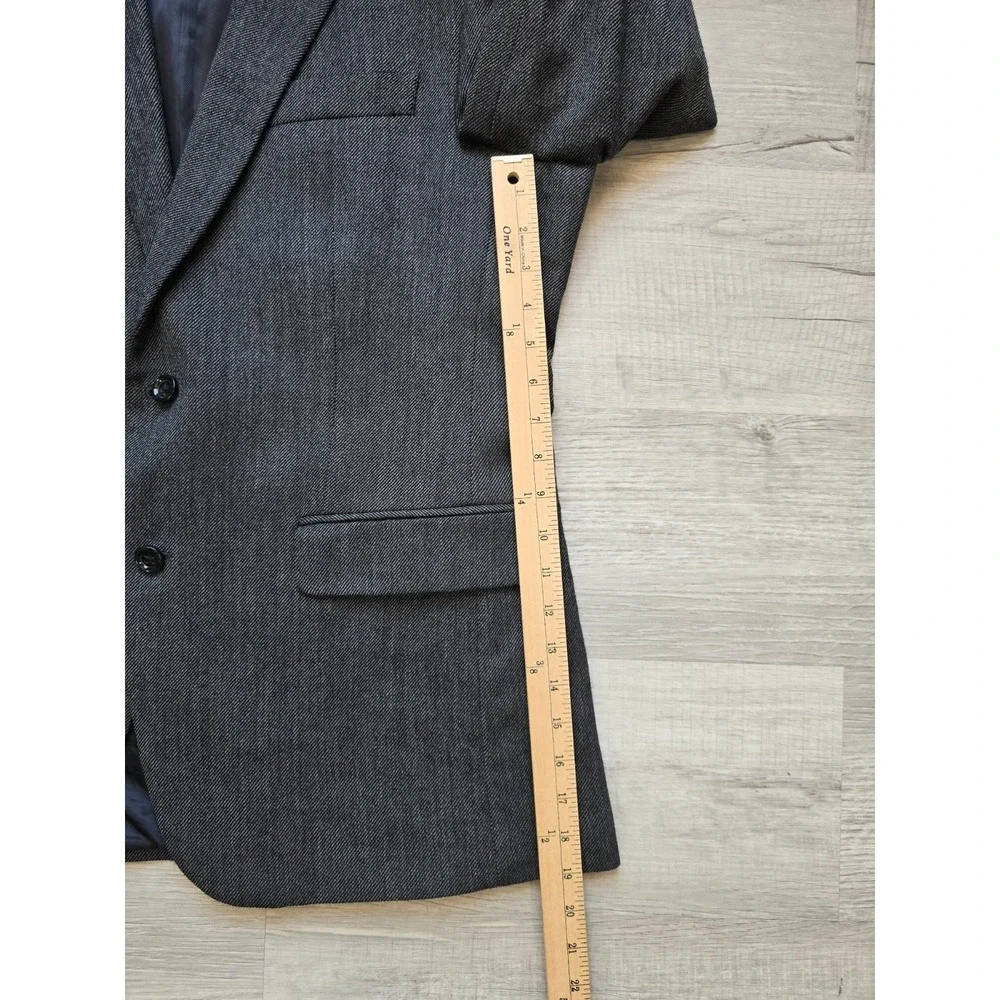 Stafford Men's Gray Herringbone Sport Coat Blazer 2 Button Center Vent Size 46R